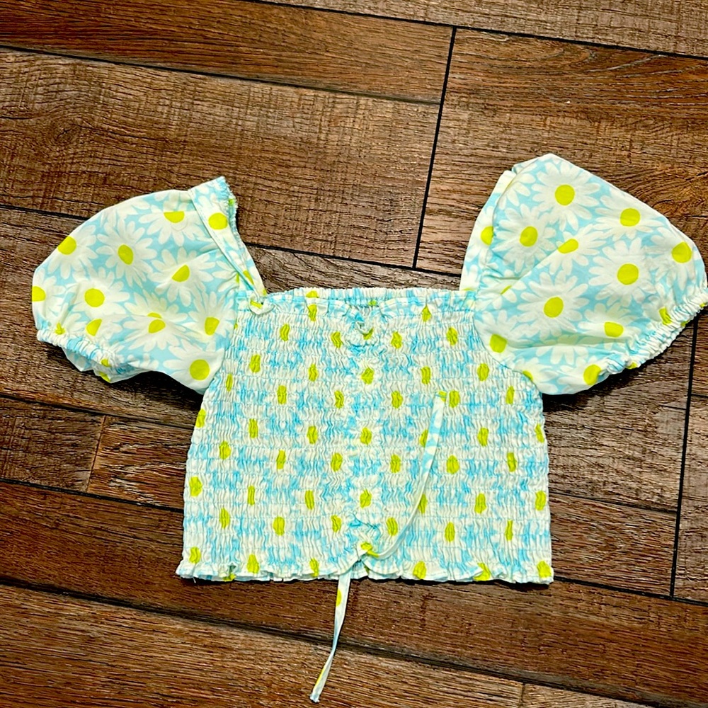 Cute daisy print rushed top